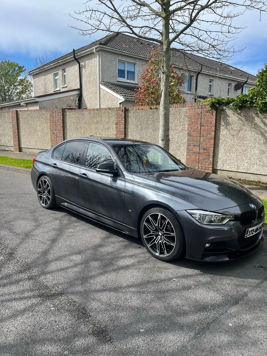 BMW 330e - Image 2
