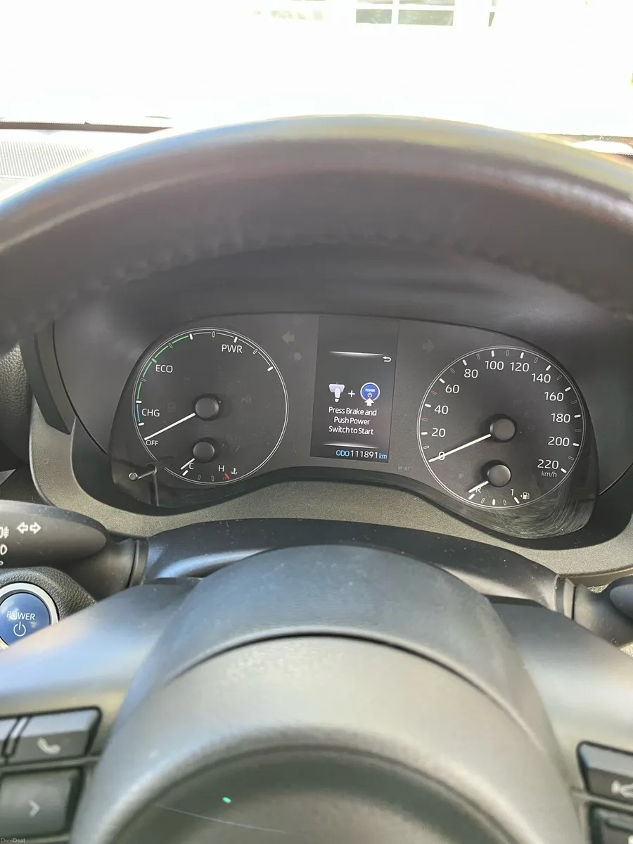 2021 Toyota Yaris Luna 1.5 Hybrid Automatic - Image 3