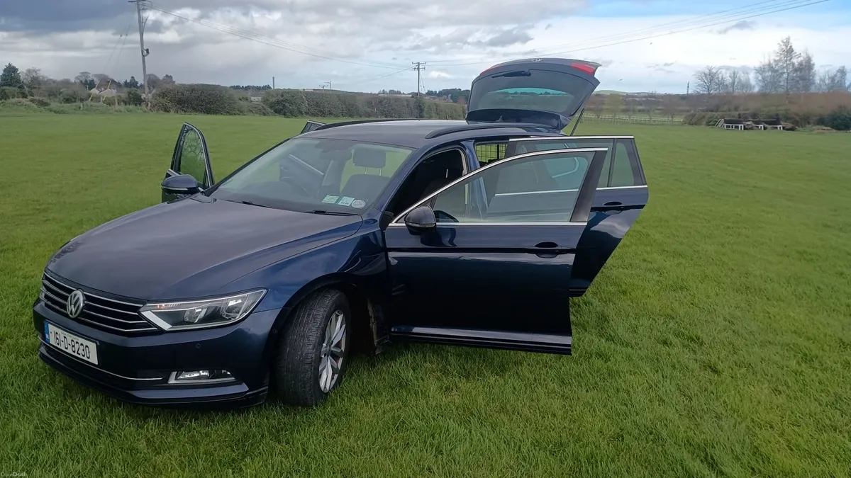 Volkswagen Passat 2016 - Image 2