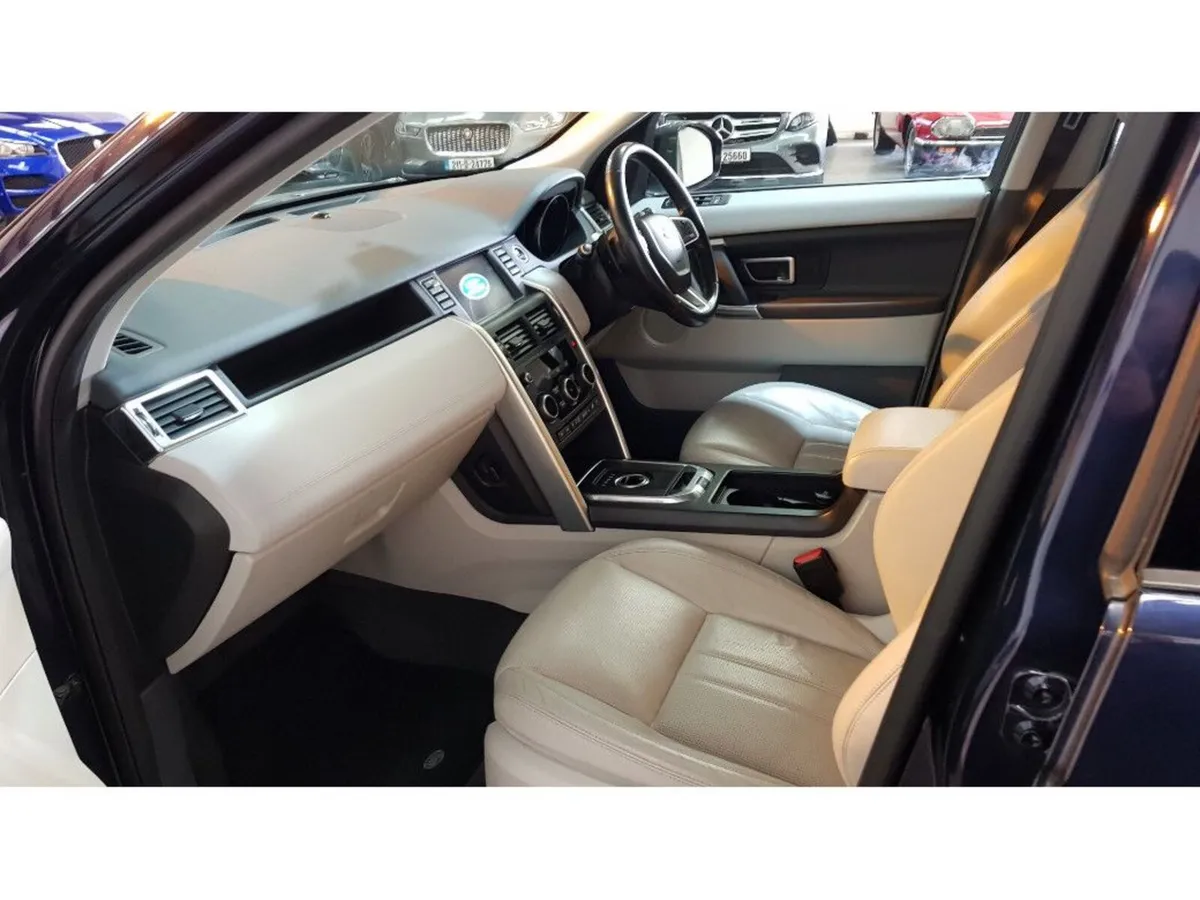2016 Land Rover Discovery Sport 2.0 TD4 Auto 7S - Image 4