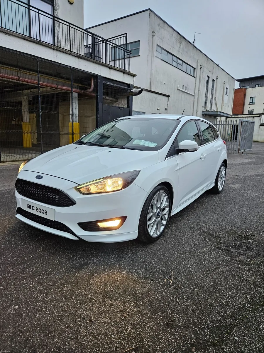 181 FORD FOCUS  ZETEC S - Image 4