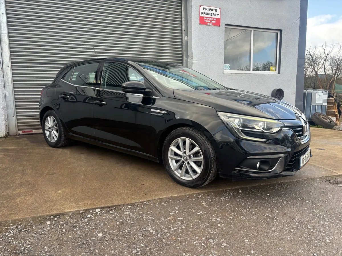 Renault Megane Hatchback - Image 3