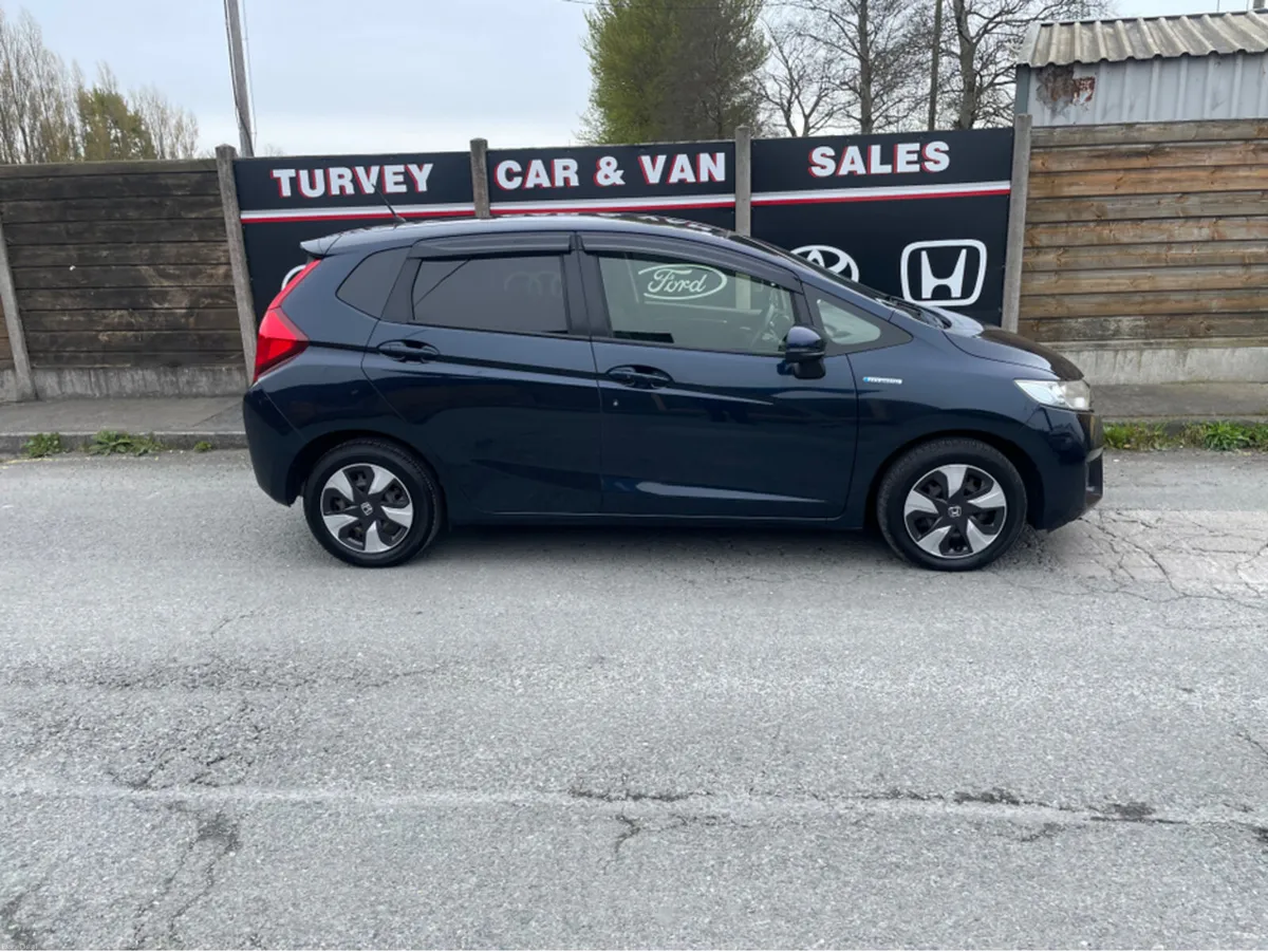 Honda Fit DAA-GP5 HYBRID 5DR AUTOMATIC - Image 3