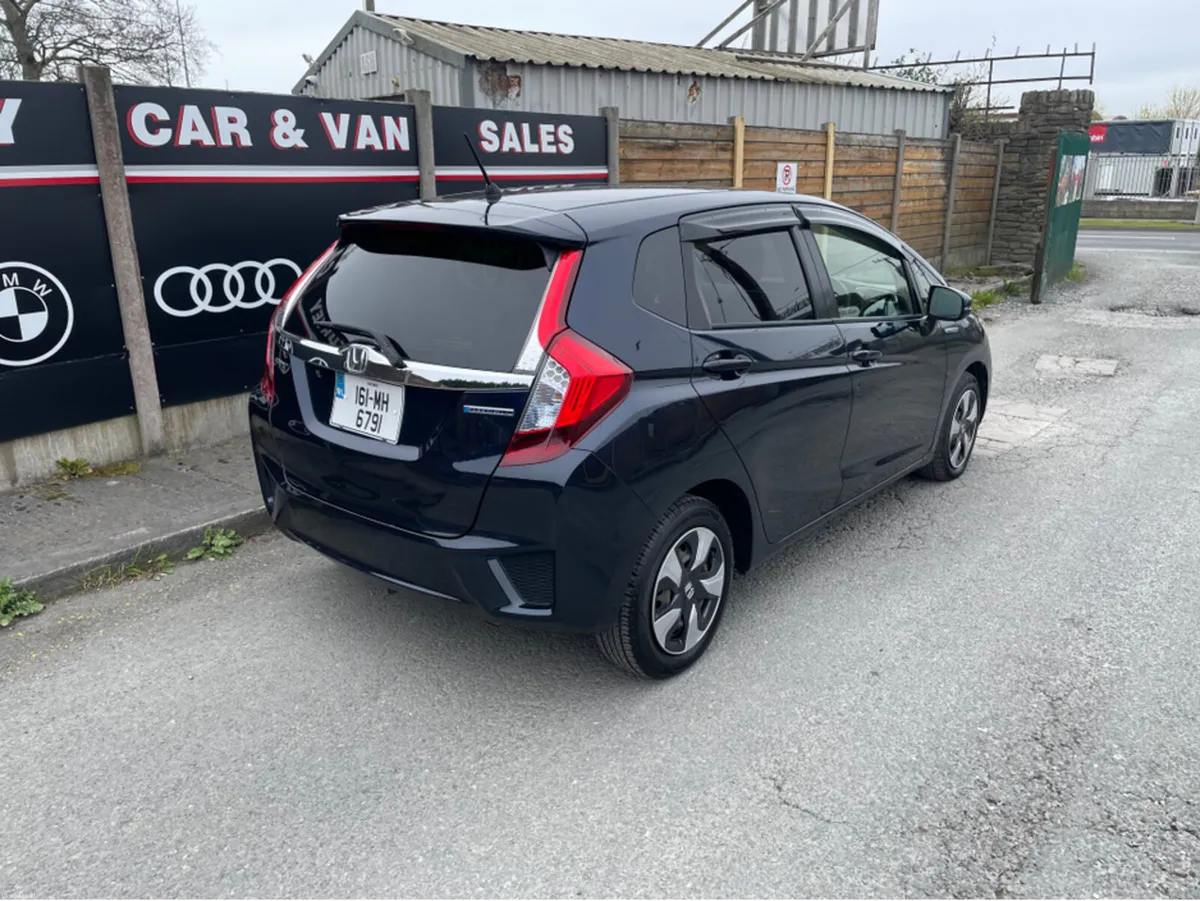 Honda Fit DAA-GP5 HYBRID 5DR AUTOMATIC - Image 4