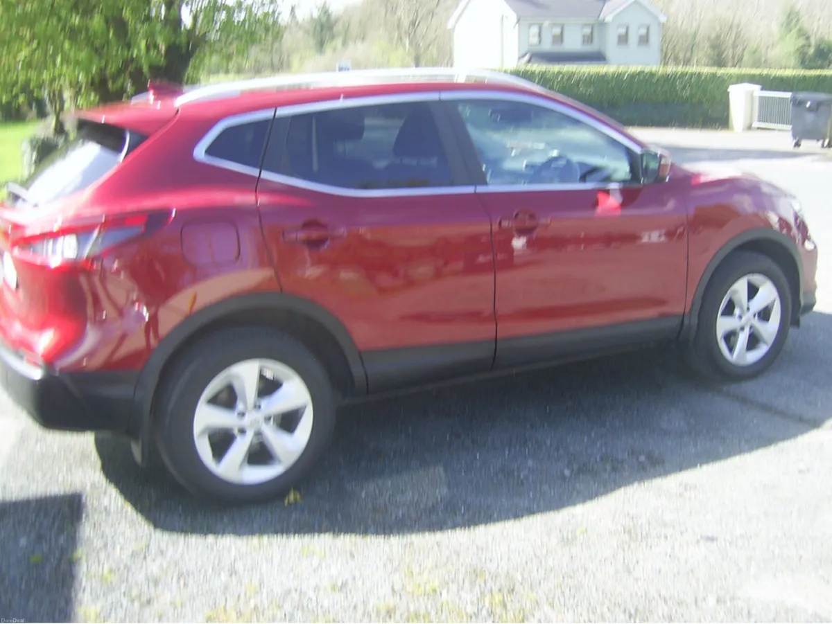 Nissan Qashqai 1.5 DSL SV SS 18 4DR - Image 3