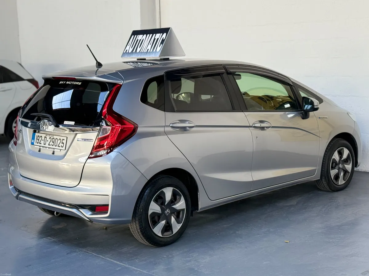 2019 Honda JAZZ/Fit 1.5 Hybrid Automatic - Image 5