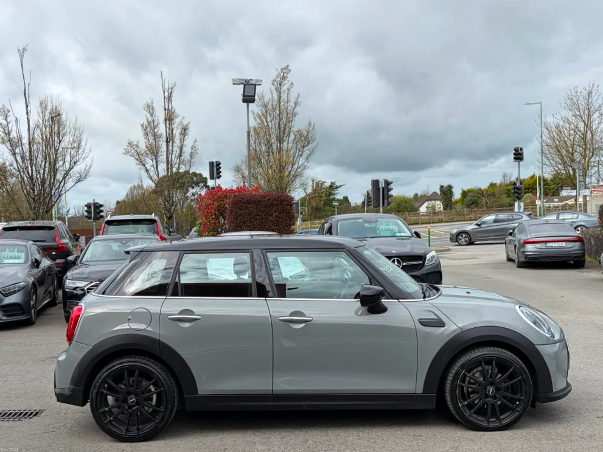 Mini Cooper Cooper Classic Auto 1.5 Petrol - Image 4