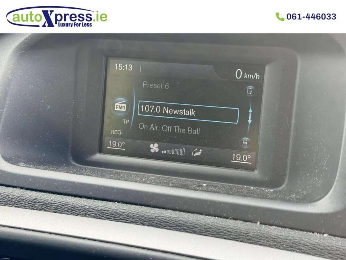 Volvo V40 D2 SE 5DR - Image 4