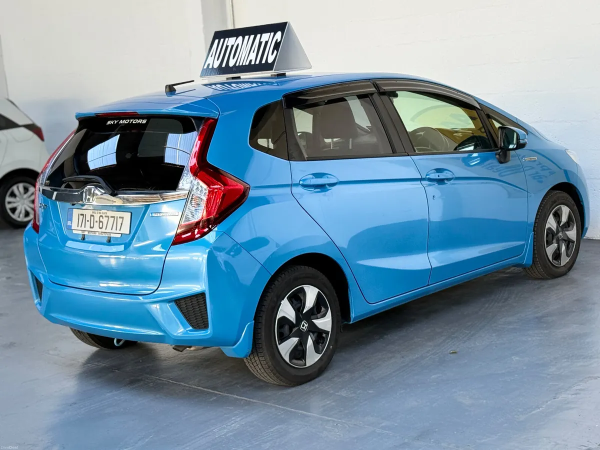 2017 Honda JAZZ/Fit 1.5 Hybrid Automatic - Image 5