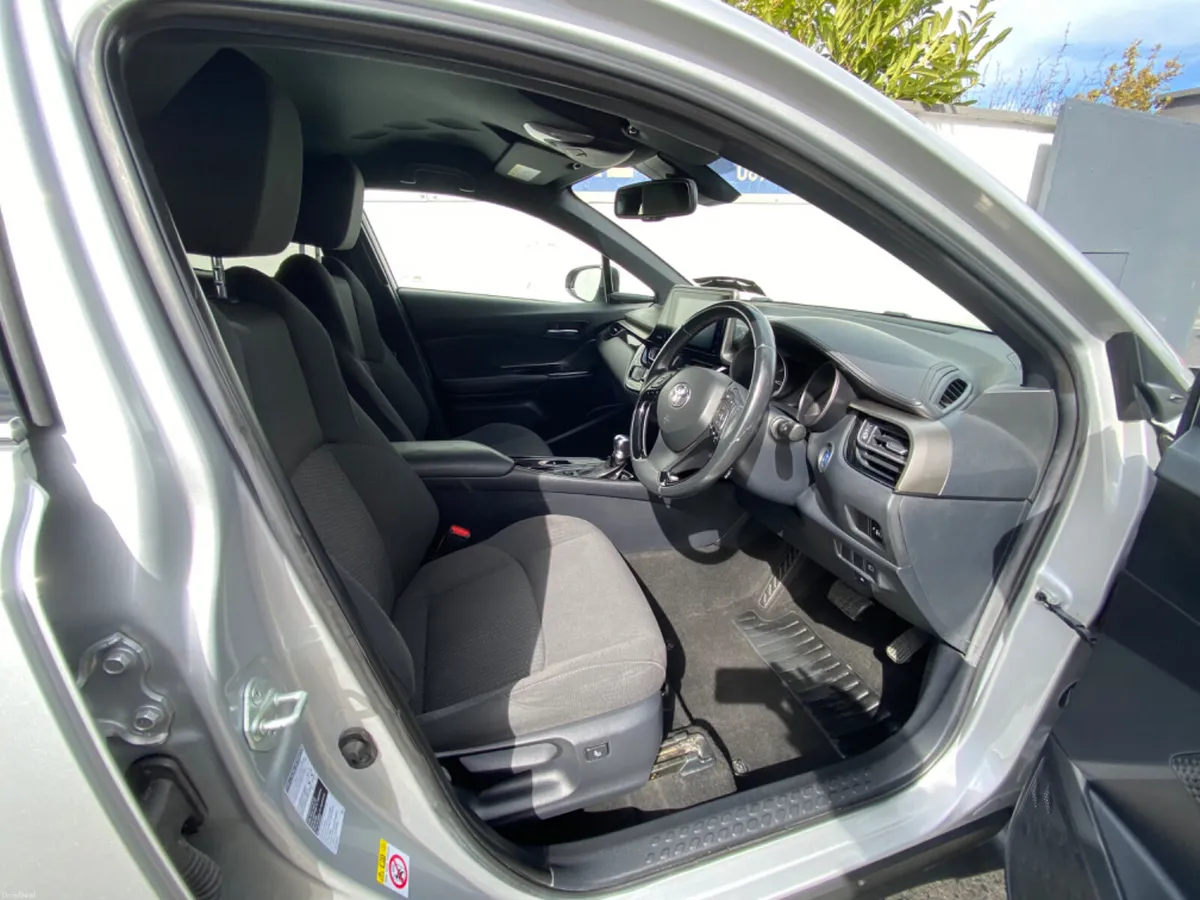 Toyota C-HR Sport Hybrid  🇮🇪Irish Car - Image 4
