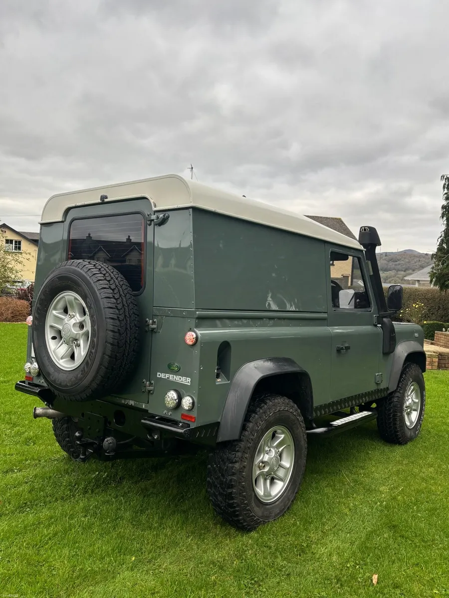 Landrover Defender Puma - Image 2