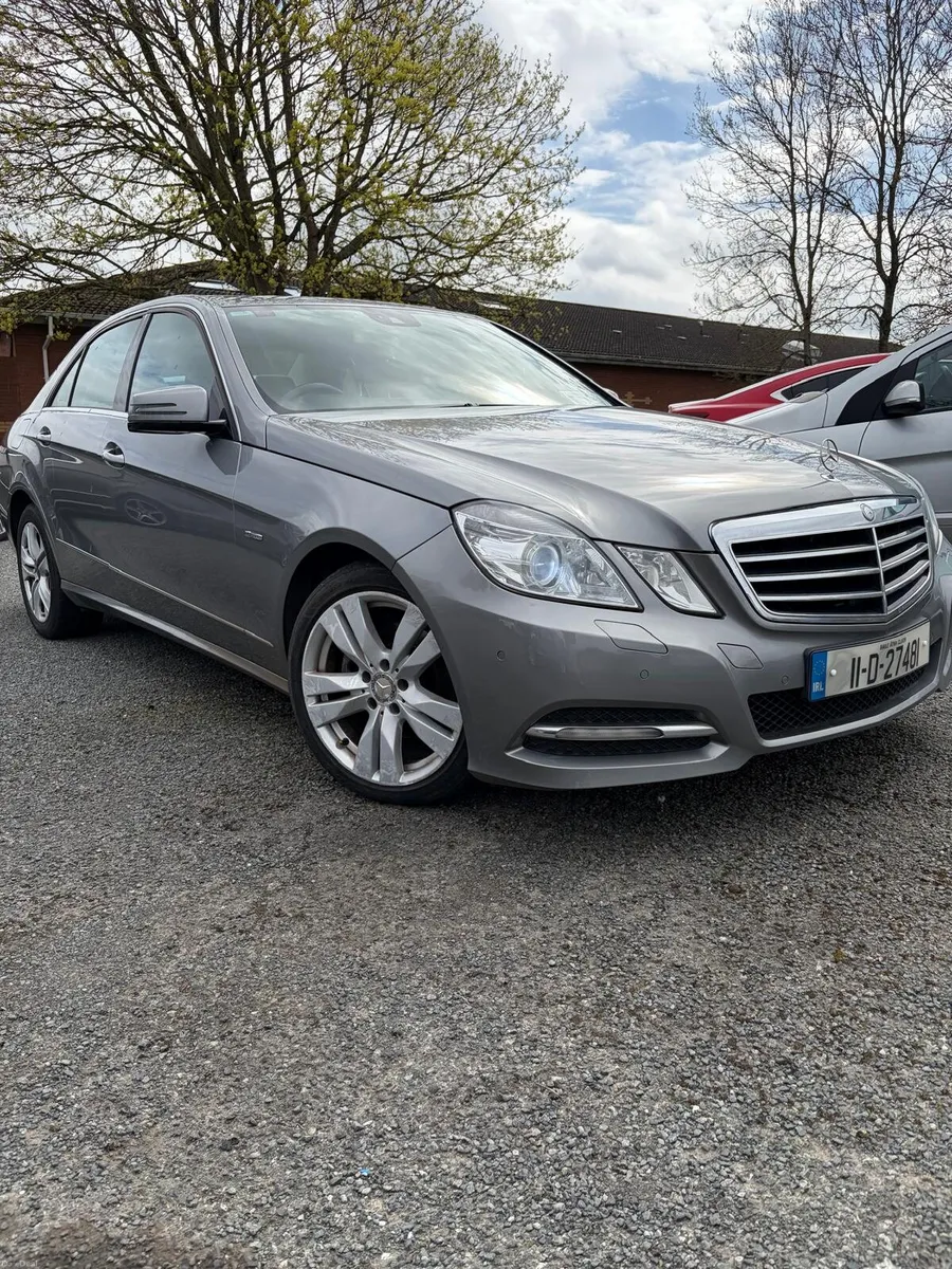 Mercedes E220 Automatic - Image 1