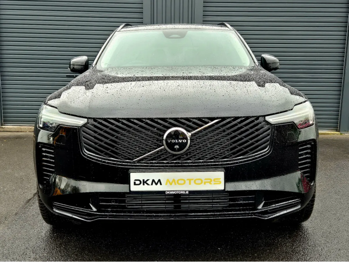 Volvo XC90 T8 PLUS AWD - Image 2