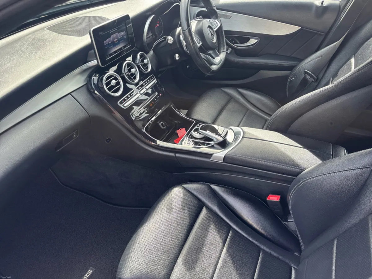 Mercedes-Benz C-Class 200 AMG 4DR AUTO - Image 3