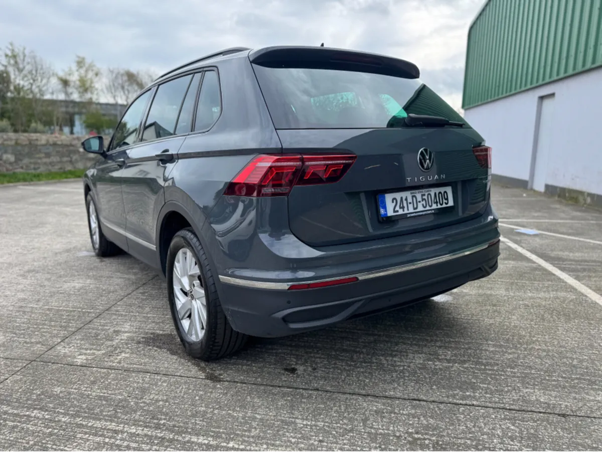 Volkswagen Tiguan LIFE TSI PHEV S-A DSG - Image 3