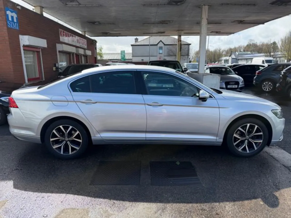 Volkswagen Passat SEL 2.0 TDI Full Leather - Image 2