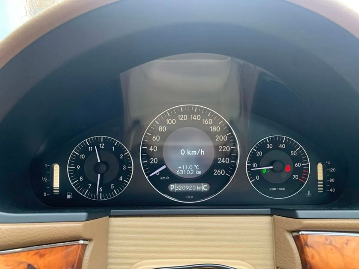 Mercedes-Benz E-Class Elegance - Image 2