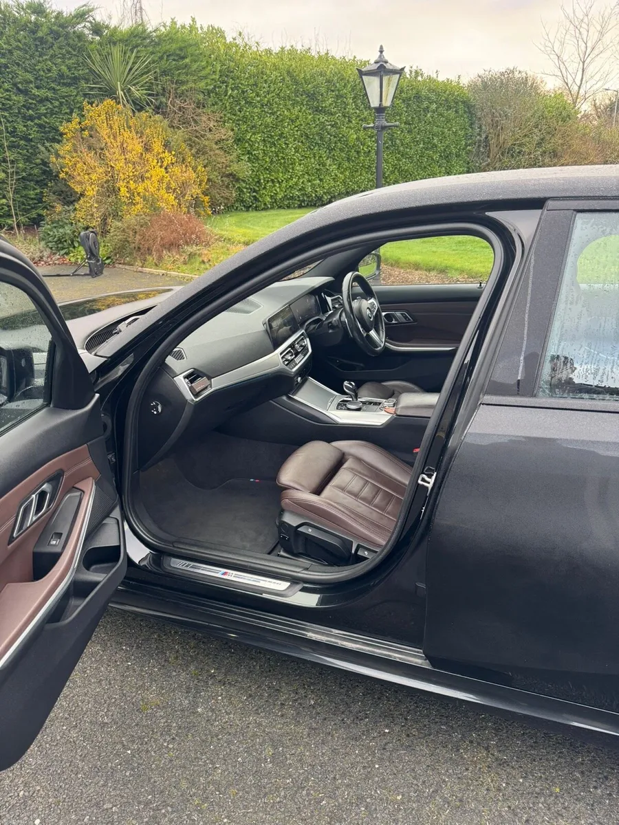 BMW 330E 2020 - Image 4