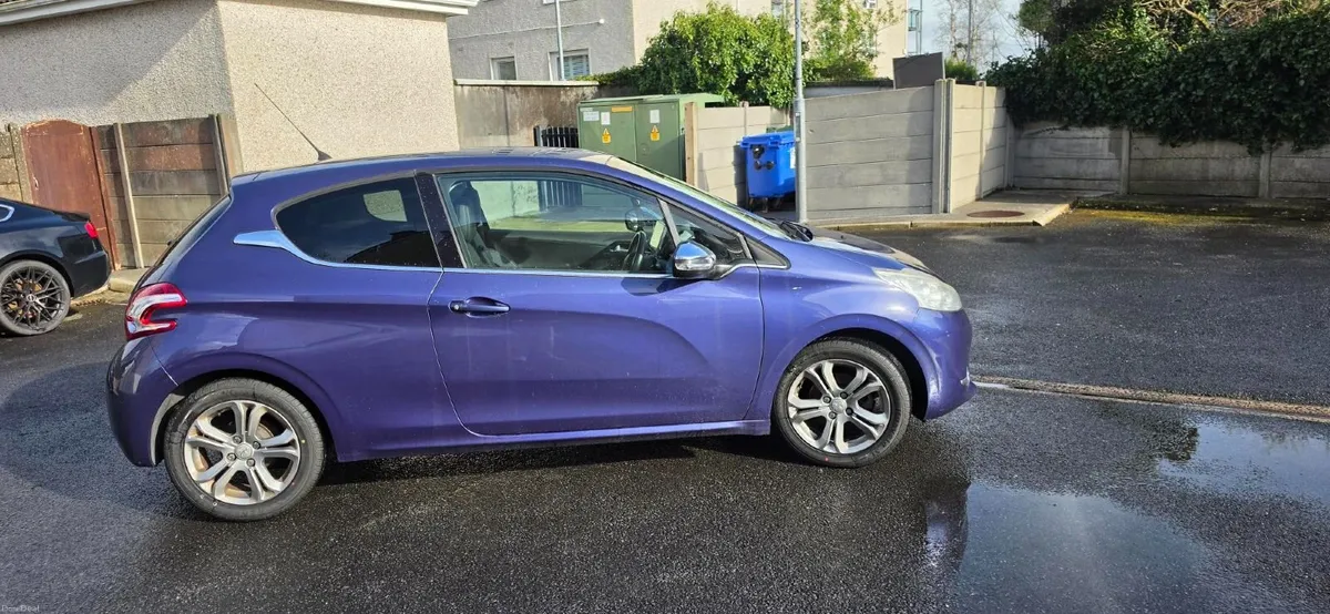 Peugeot 208 2015 - Image 4