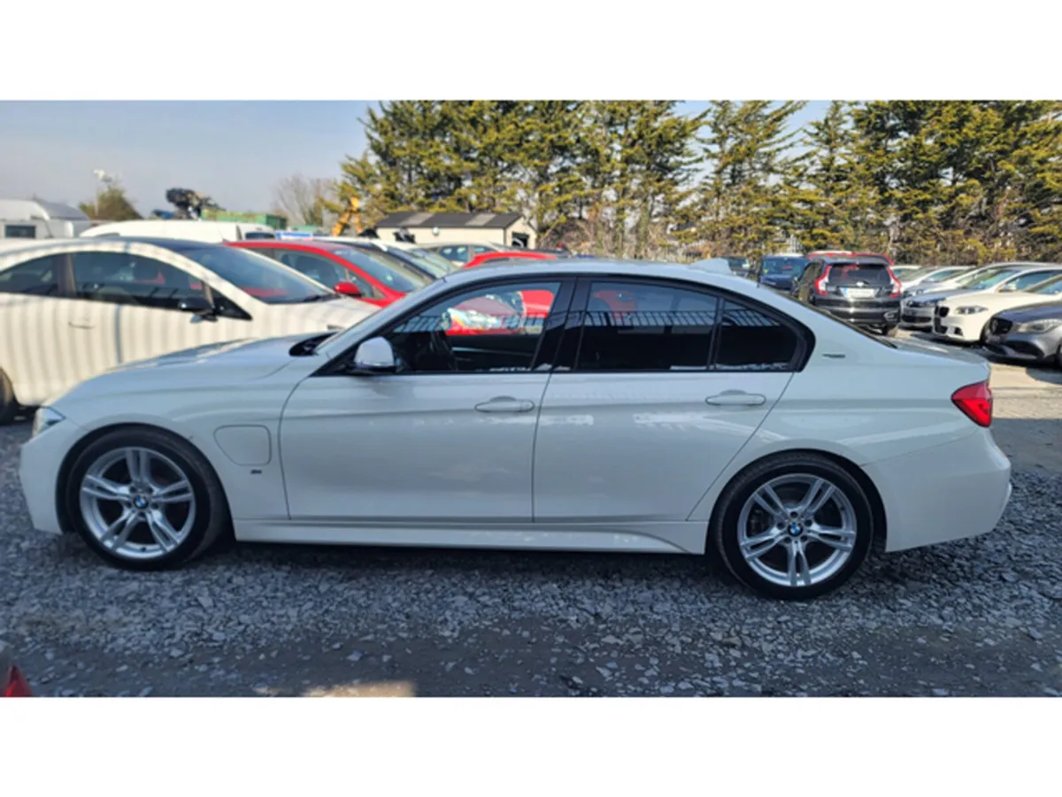 BMW 3-Series 2.0L Automatic Petrol Plug-In-Hybrid( - Image 4