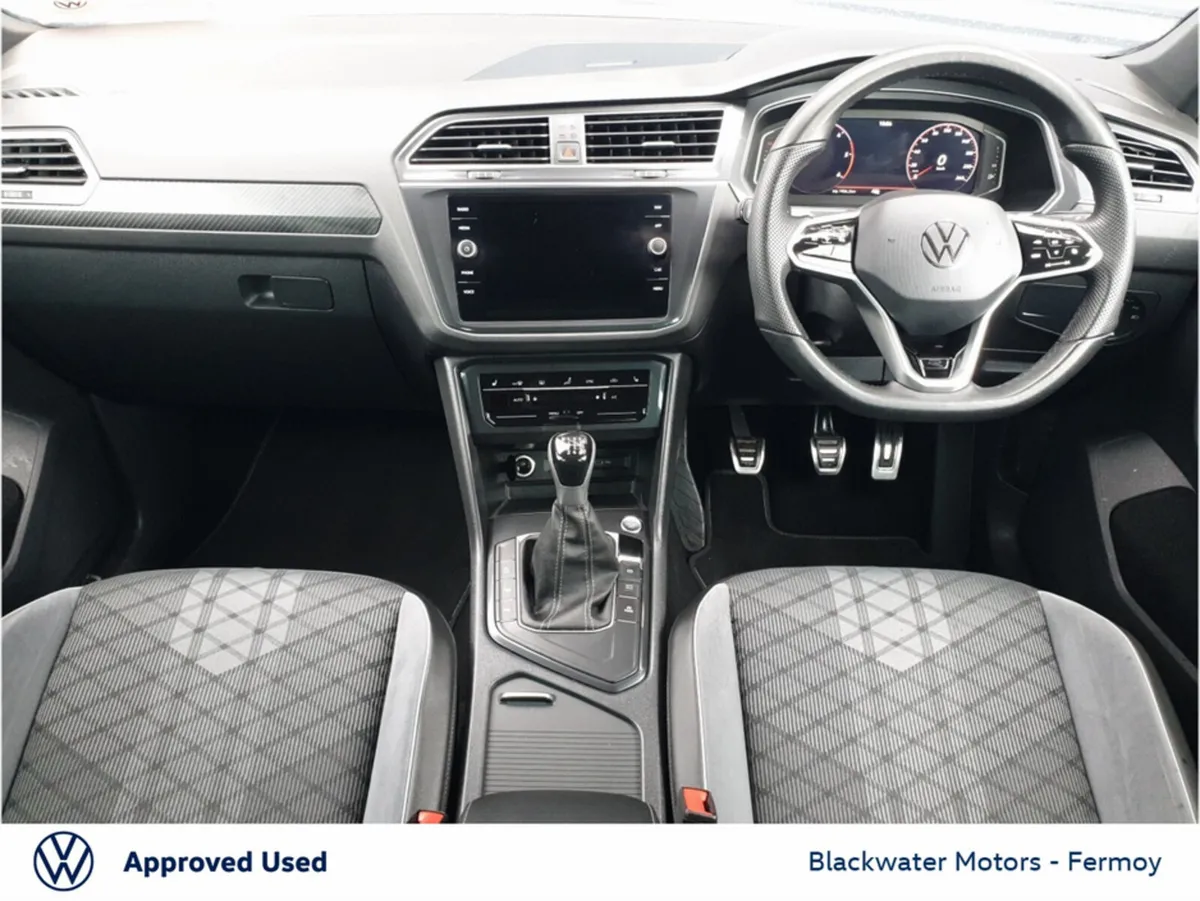 Volkswagen Tiguan 2.0TDI 150BHP R-LINE WITH REAR V - Image 2