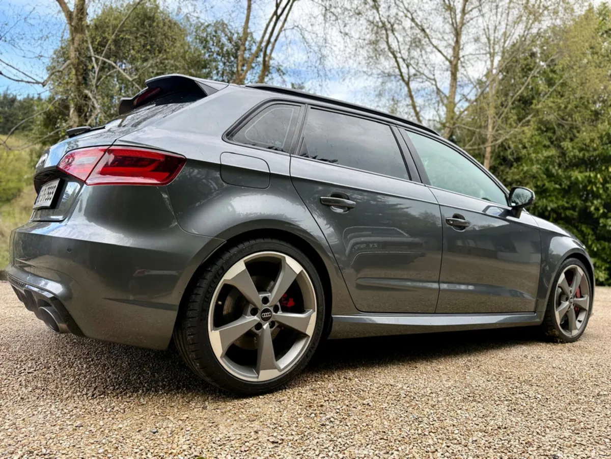Audi RS3 2.5 TFSI QUATTRO - Image 3