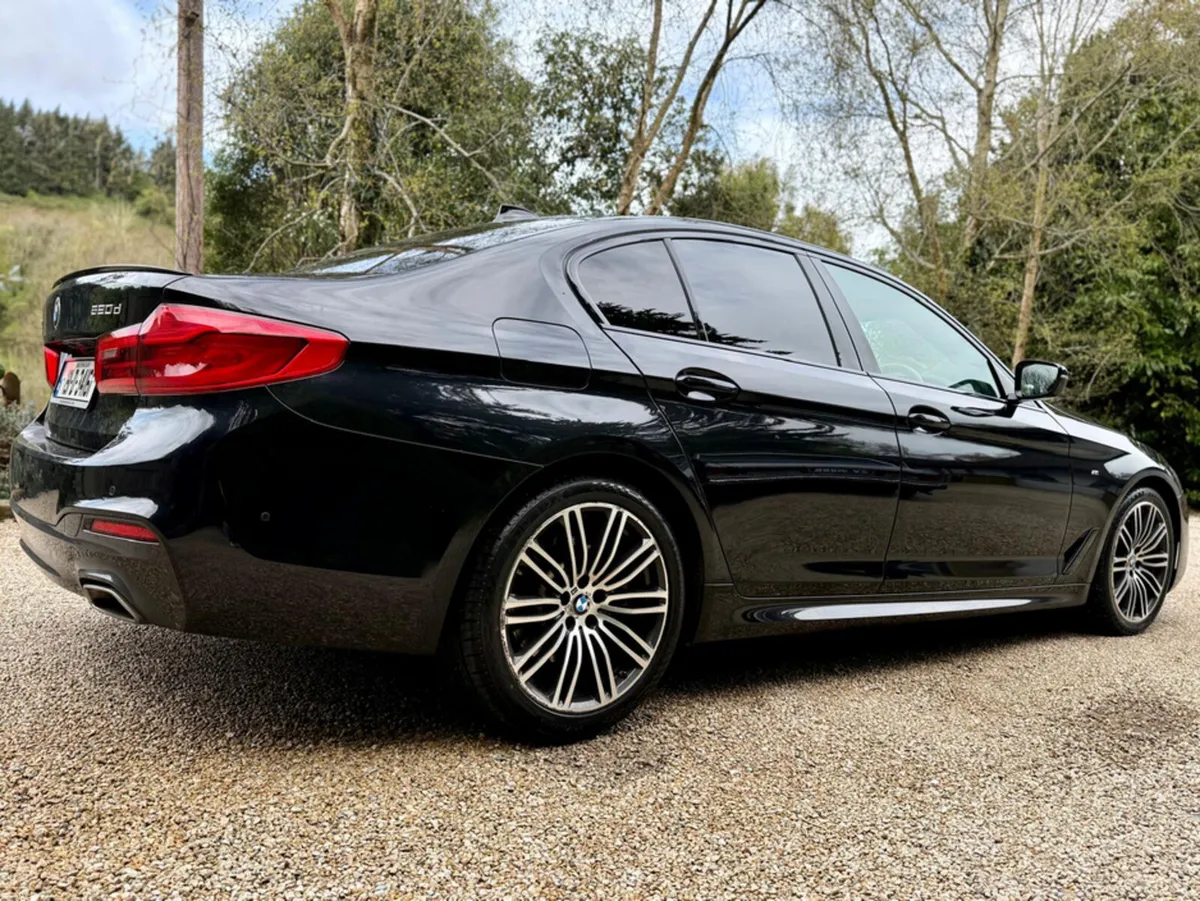 BMW 5-Series 520D XDRIVE M SPORT *F.BMW.S.H* - Image 5