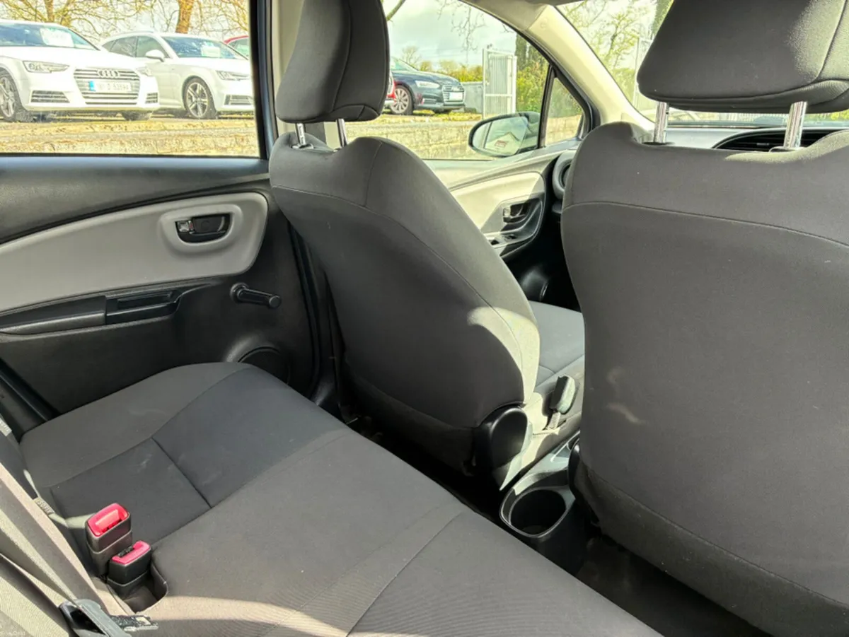 Toyota Yaris 1.0 AURA MC - Image 4