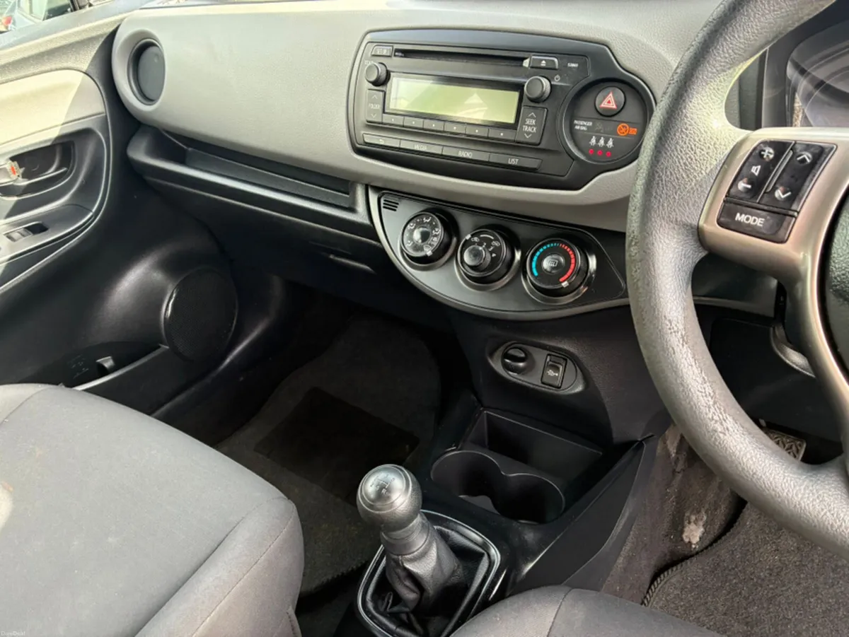 Toyota Yaris 1.0 AURA MC - Image 1