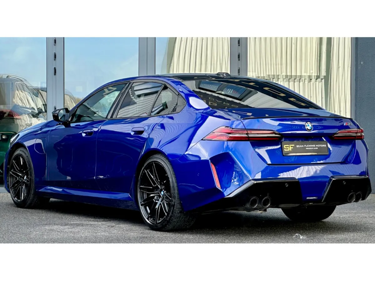 BMW M5 PHEV AUTO - Image 4