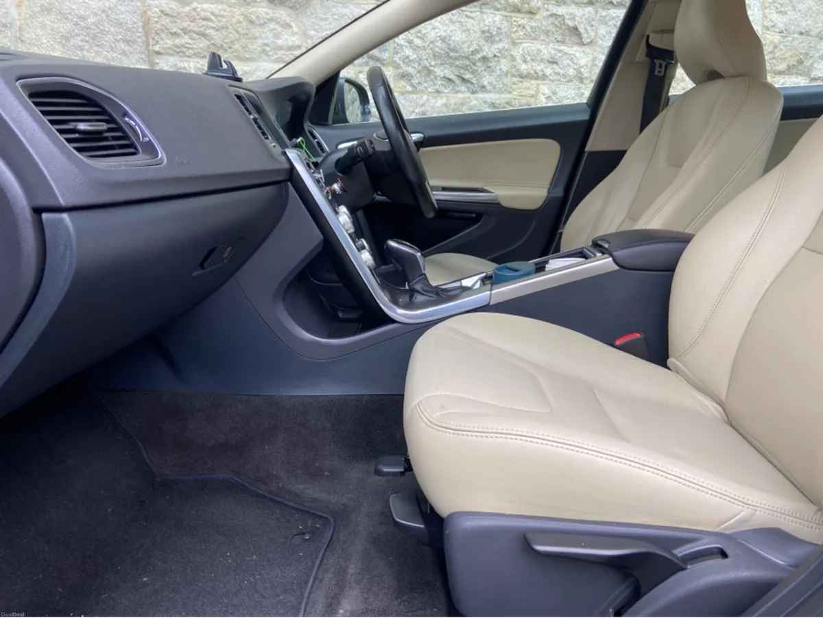 Volvo S60 D2 SE PS 4DR AUTO - Image 4