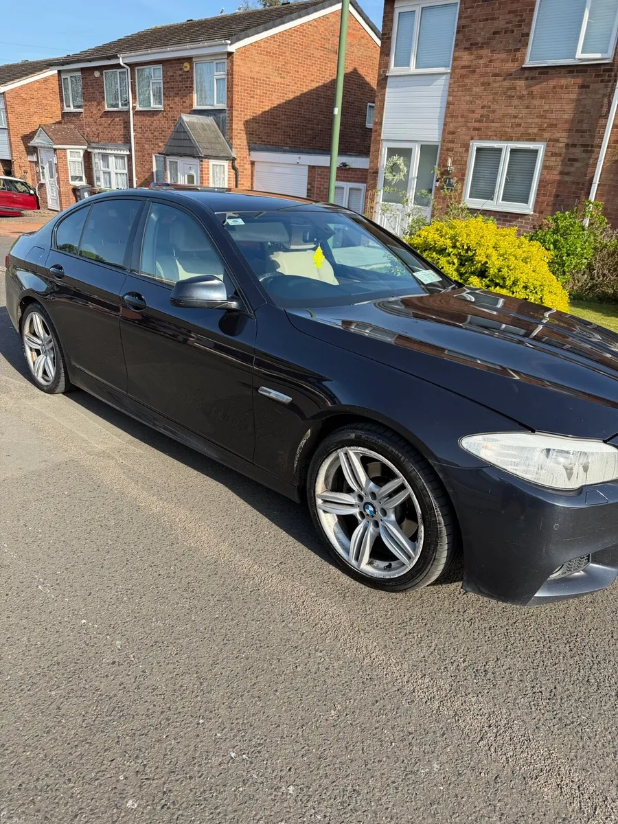 BMW 5 series - Image 1
