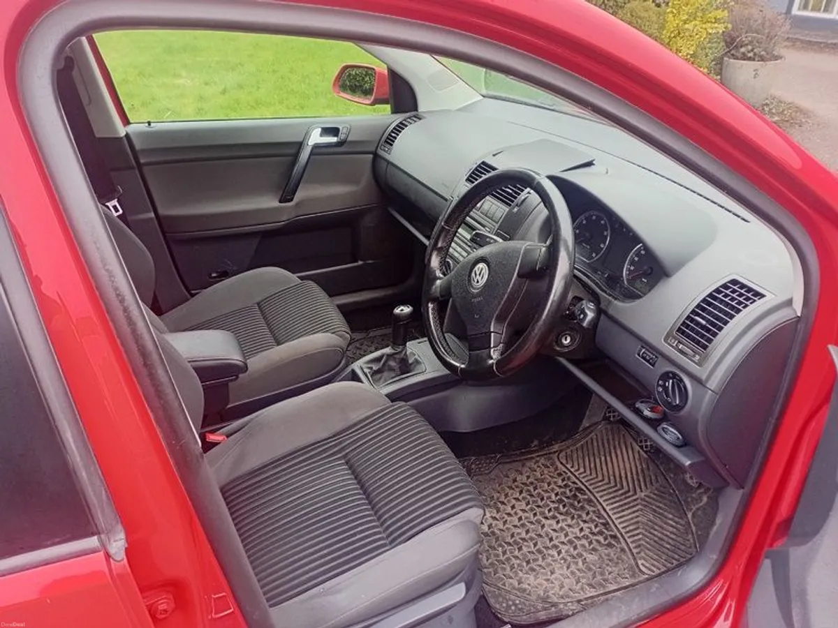 2008 Volkswagen Polo - Image 2