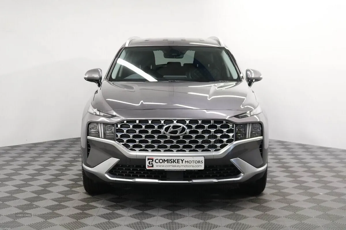 Hyundai Santa Fe T-GDi Premium - Image 2