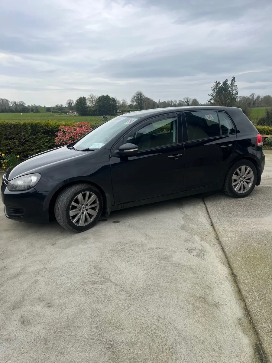 Volkswagen Golf 2010 - Image 2