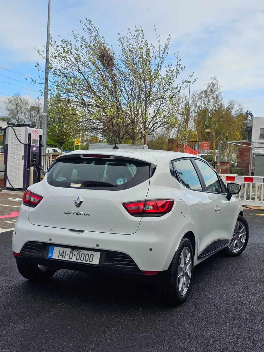 Renault Clio /Lutecia 2014 Automatic - Image 2
