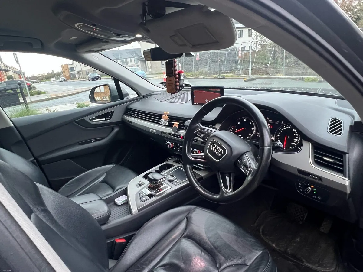 Audi Q7 - Image 4