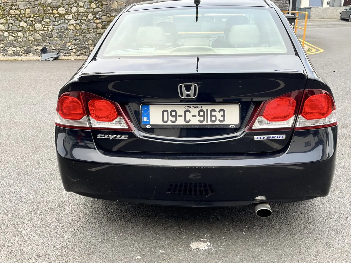 Automatic Honda Civic 2009 - Economical - Image 4
