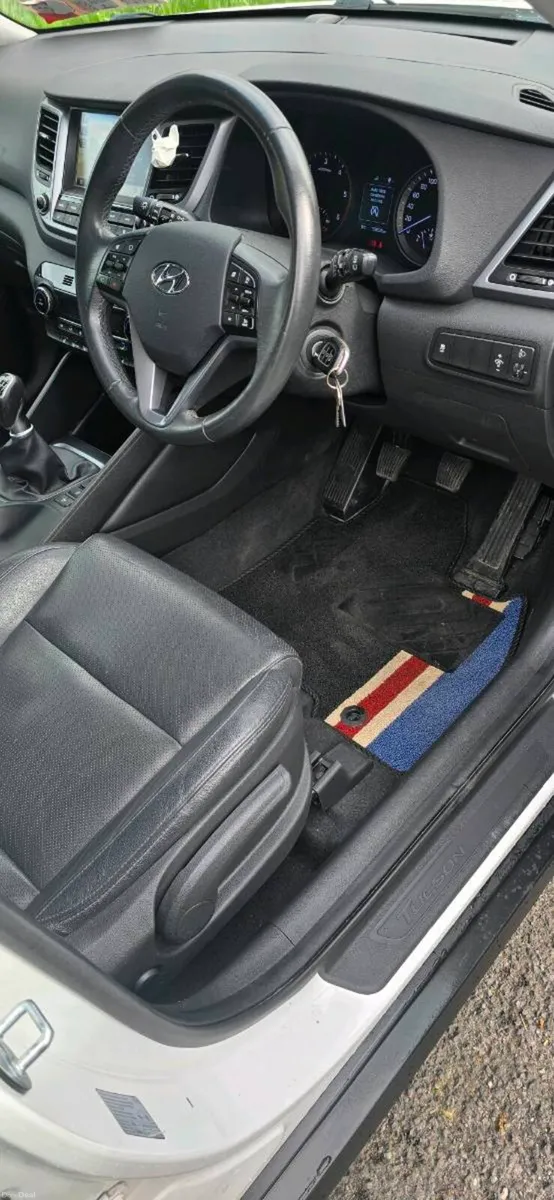 Hyundai tucson 1.7 disel manual NCT/TAX - Image 4