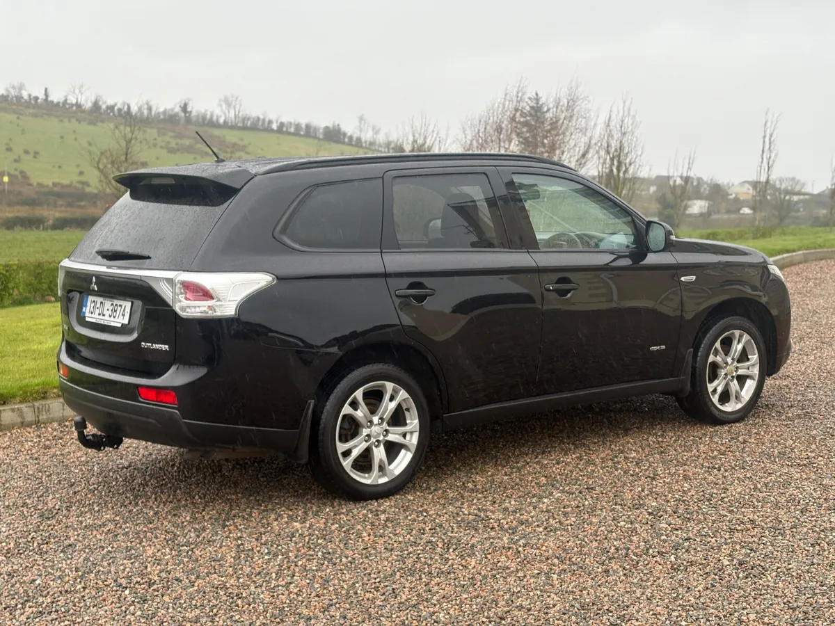 131 Mitsubishi Outlander 2.3 DID 7 seater - Image 3