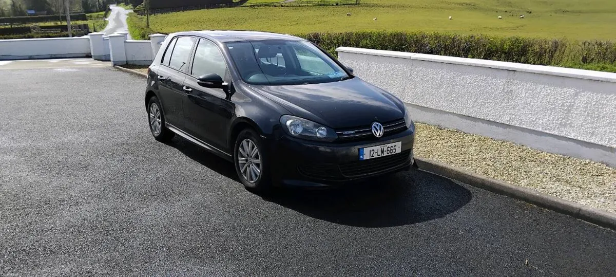 2012 vw golf - Image 1