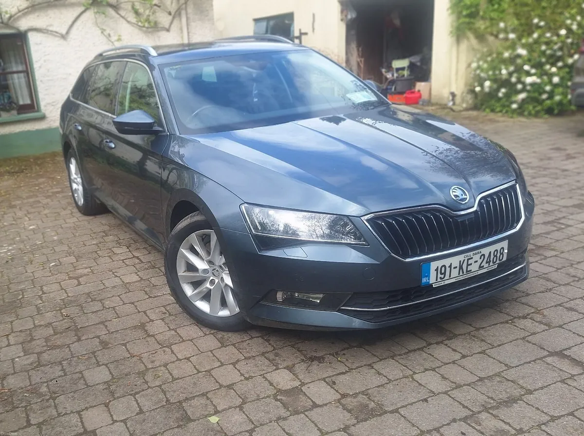 Skoda Superb 2019 - Image 1