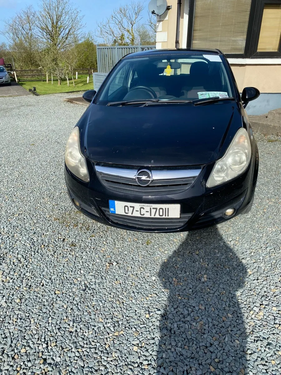 Black 07 Opel Corsa - Image 1