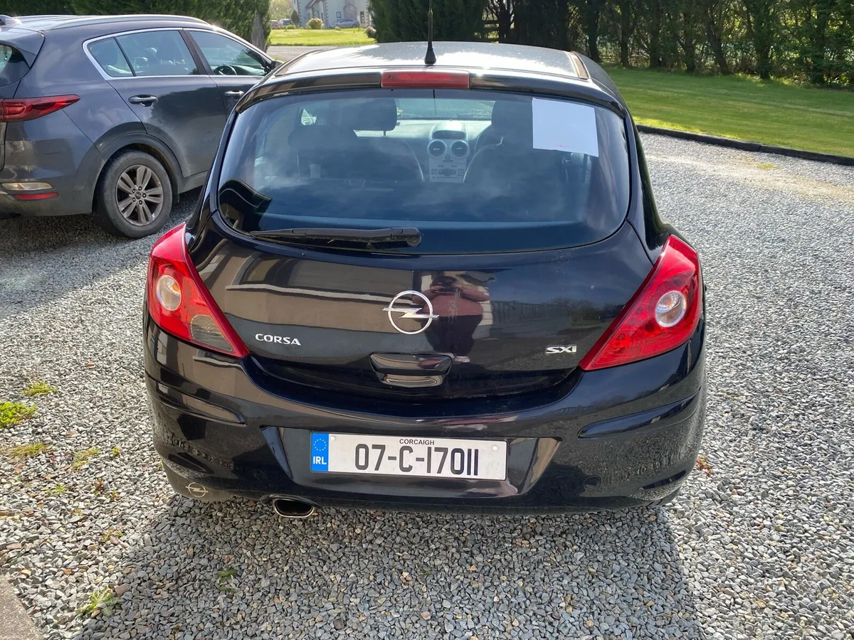 Black 07 Opel Corsa - Image 3