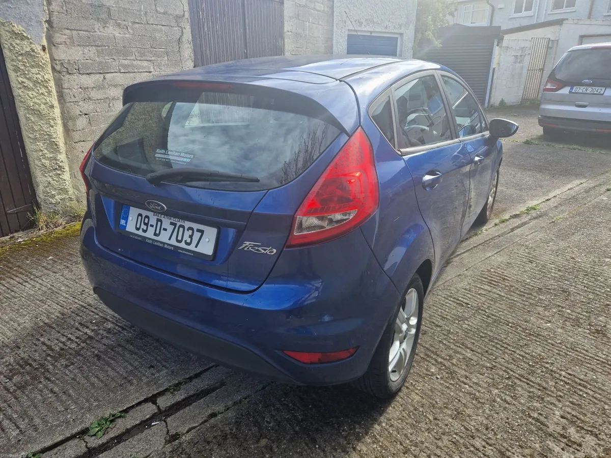 Ford Fiesta 2009 - Image 2