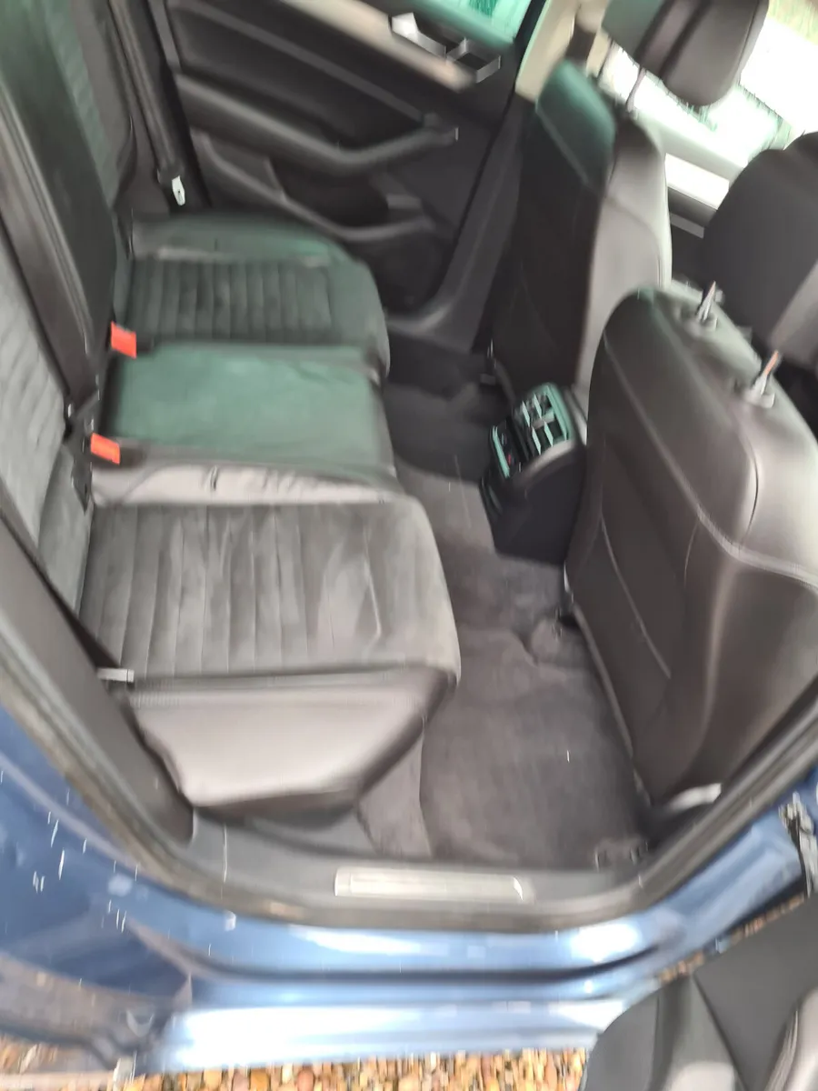 Volkswagen Passat 2018 - Image 2