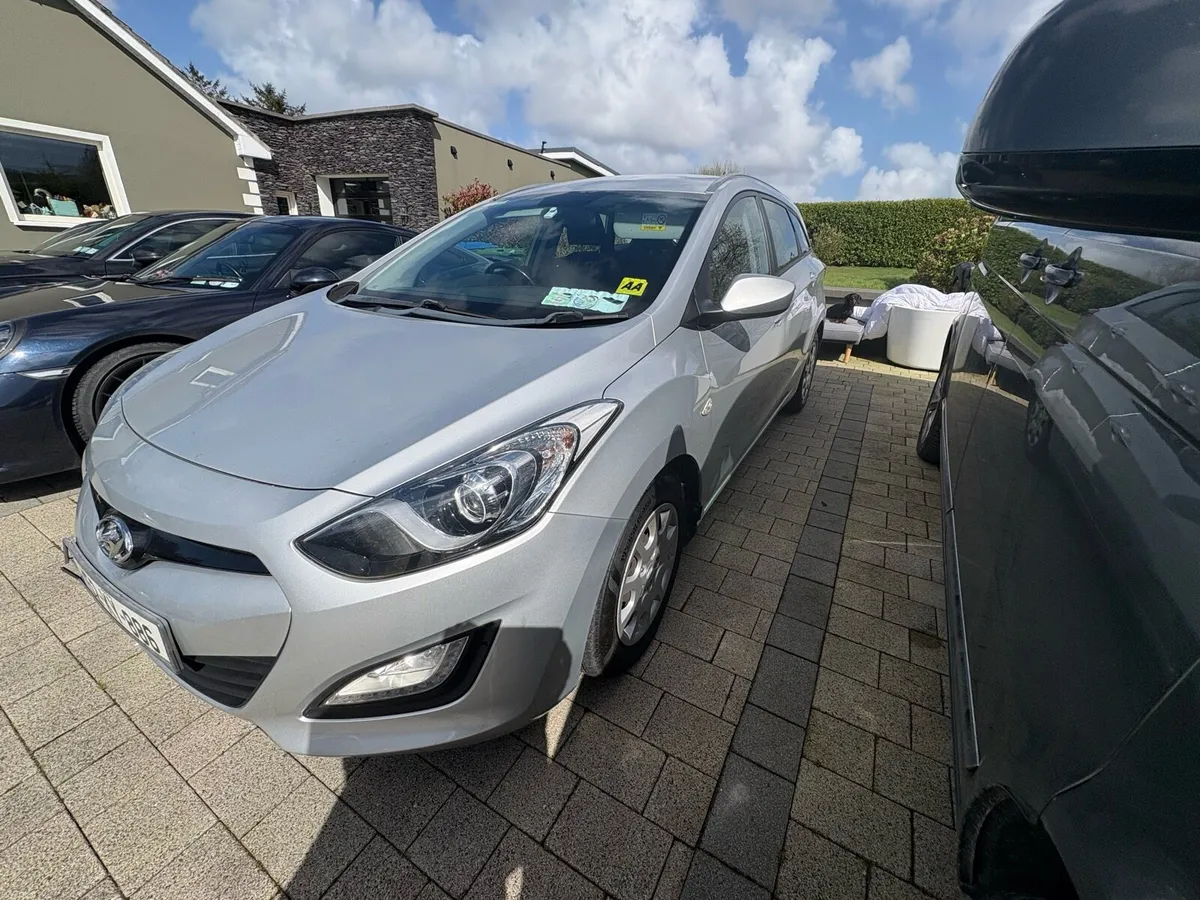 152 Hyundai i30 estate - Image 4