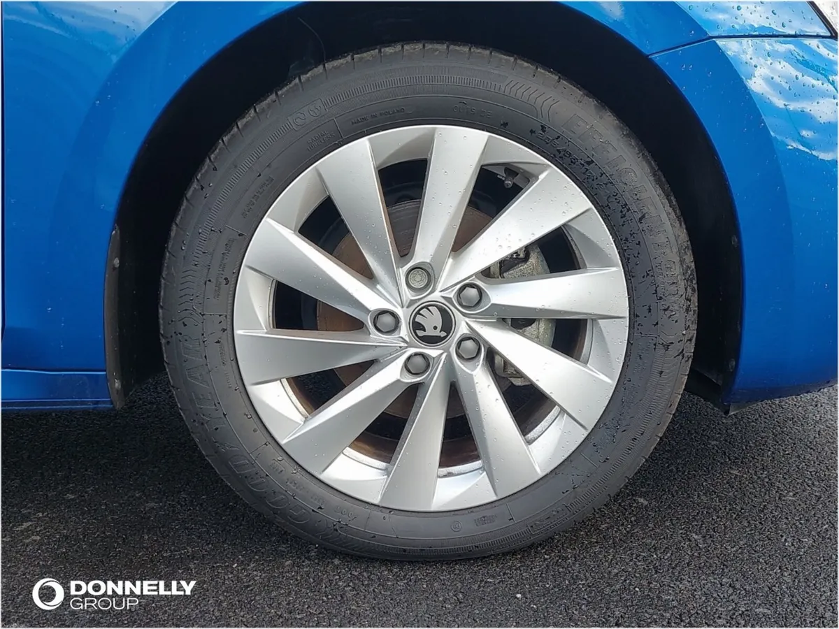 Skoda OCTAVIA Diesel Estate SE L - Image 5