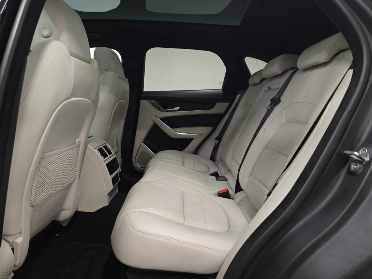 Jaguar F-pace F-Pace Estate Special Editions R-Dyn - Image 4