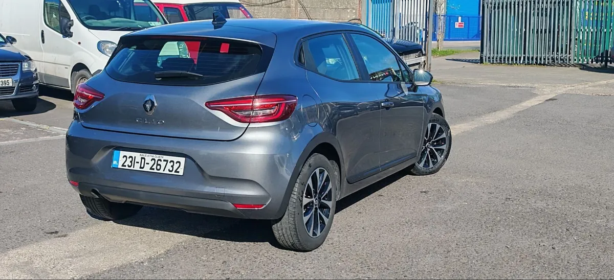 Renault Clio 2023 - Image 3